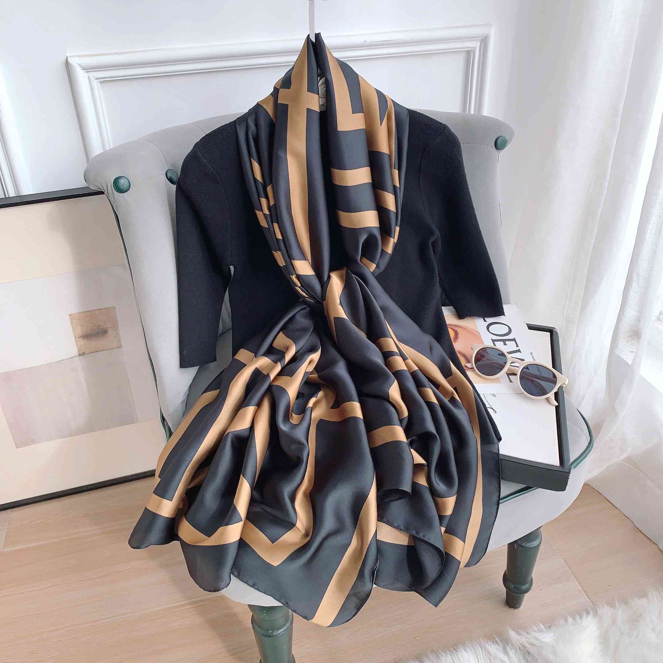 Bed Printed Silk Scarf – view 2